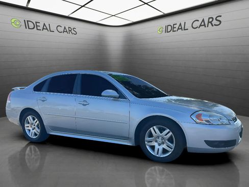 Used 2011 Chevrolet Impala LT w/ Luxury Edition Package FWD image 3