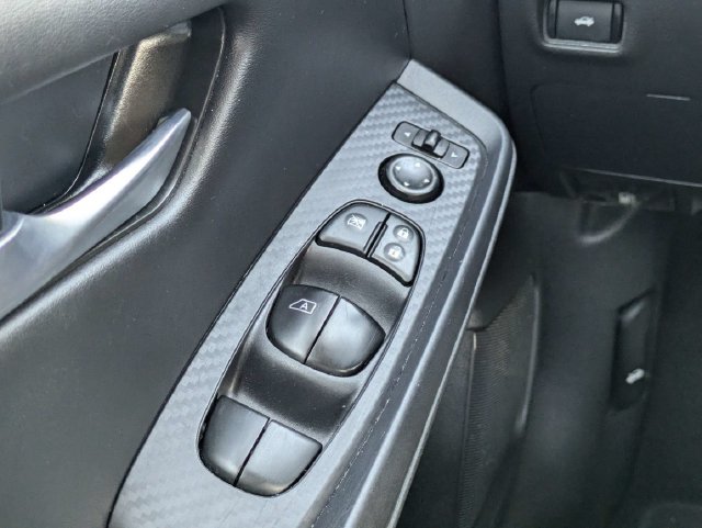Used 2025 Nissan Sentra SV FWD image 23