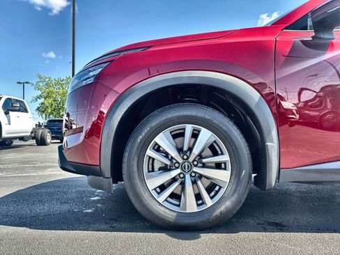 Used 2024 Nissan Pathfinder SL AWD/4WD image 8