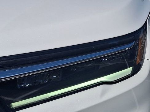 Used 2025 Honda Pilot EX-L image 9