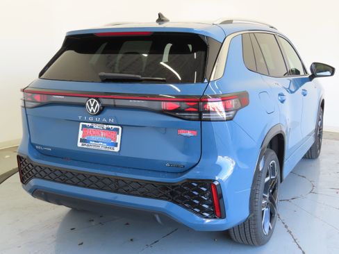 New 2026 Volkswagen Tiguan SEL R-Line image 4