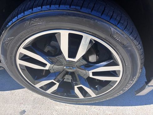 Used 2019 Chevrolet Tahoe Premier AWD/4WD image 9