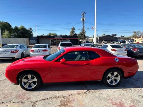 Used 2016 Dodge Challenger SXT RWD image 4