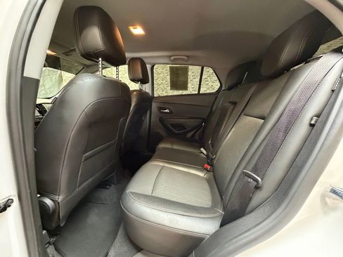 Used 2018 Chevrolet Trax LT w/ Redline Edition image 12