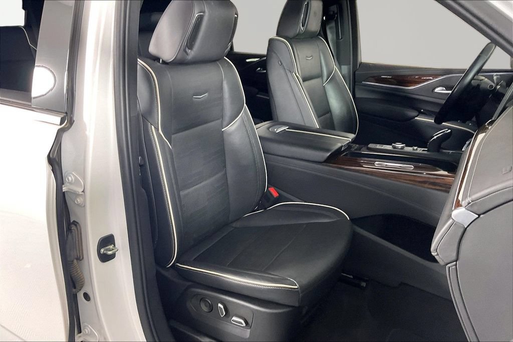 Certified 2023 Cadillac Escalade Premium Luxury AWD/4WD image 28