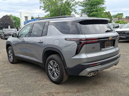 Used 2026 Chevrolet Traverse LT w/ Driver Confidence Package FWD image 6