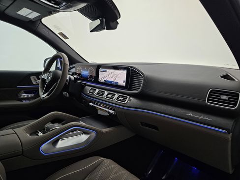 New 2026 Mercedes-Benz Maybach GLS 600 4MATIC image 13