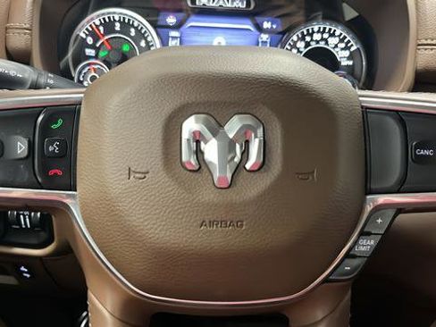Used 2019 RAM 1500 Laramie AWD/4WD image 14