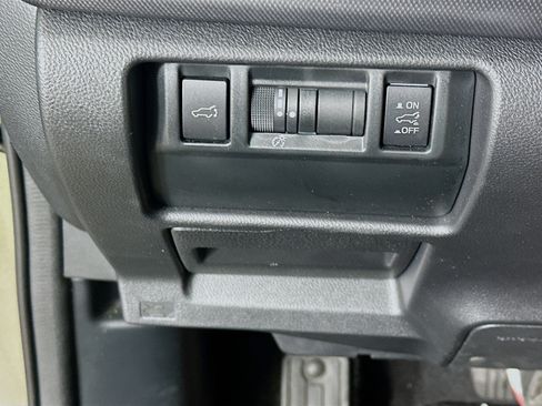 Used 2025 Subaru Forester Premium AWD/4WD image 17
