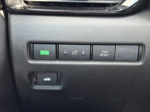 Used 2023 Nissan Sentra SR w/ SR Premium Package FWD image 29