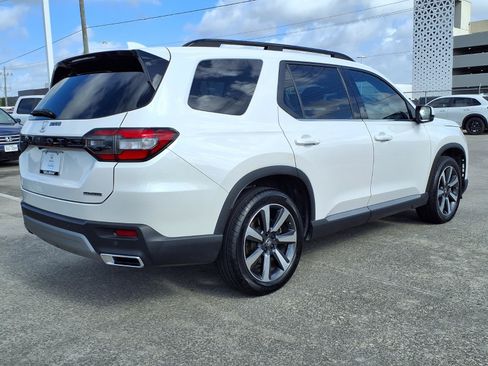Certified 2025 Honda Pilot Touring image 25