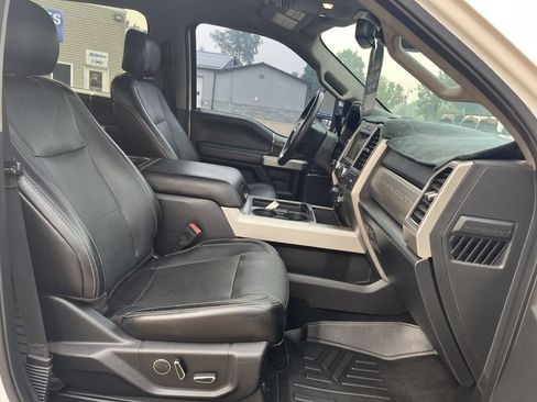 Used 2019 Ford F250 Lariat w/ Lariat Ultimate Package AWD/4WD image 34