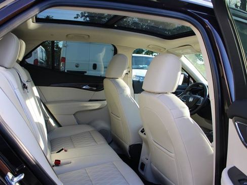 Used 2023 Buick Envision Avenir image 17