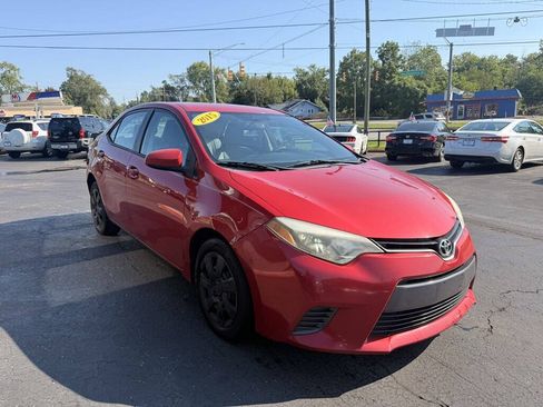 Used 2015 Toyota Corolla LE FWD image 2