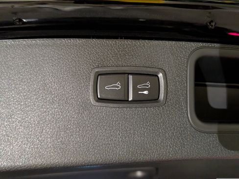 New 2026 Porsche Macan image 25