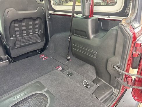 Used 2021 Jeep Wrangler Rubicon image 24