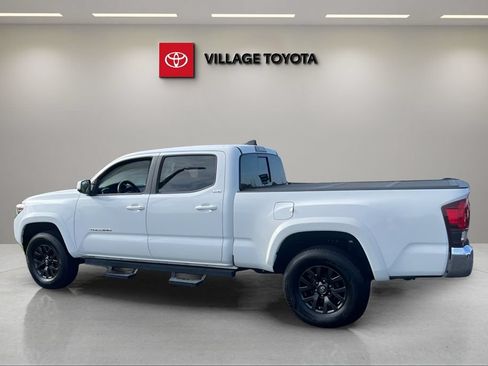 Certified 2021 Toyota Tacoma SR5 AWD/4WD image 3