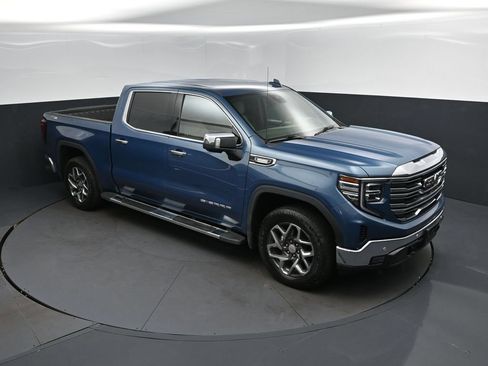 Used 2024 GMC Sierra 1500 SLT w/ SLT Premium Plus Package AWD/4WD image 37