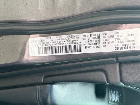 Used 2018 Jeep Grand Cherokee Limited image 27