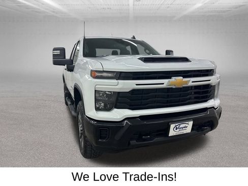 Used 2025 Chevrolet Silverado 2500 Custom w/ Custom Convenience Package AWD/4WD image 3