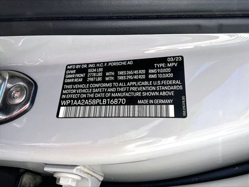 Certified 2023 Porsche Macan AWD/4WD image 35