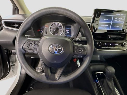 Used 2022 Toyota Corolla LE FWD image 13