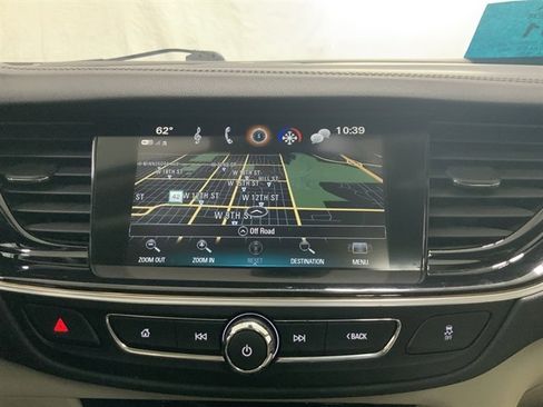 Used 2018 Buick Regal Essence w/ Driver Confidence Package #1 image 31