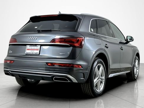Used 2022 Audi Q5 e Premium w/ Convenience Package image 5