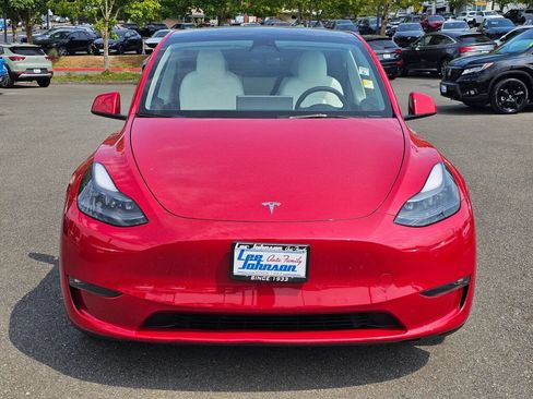 Used 2023 Tesla Model Y Long Range AWD/4WD image 2