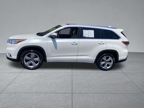 Used 2016 Toyota Highlander Limited Platinum FWD image 4