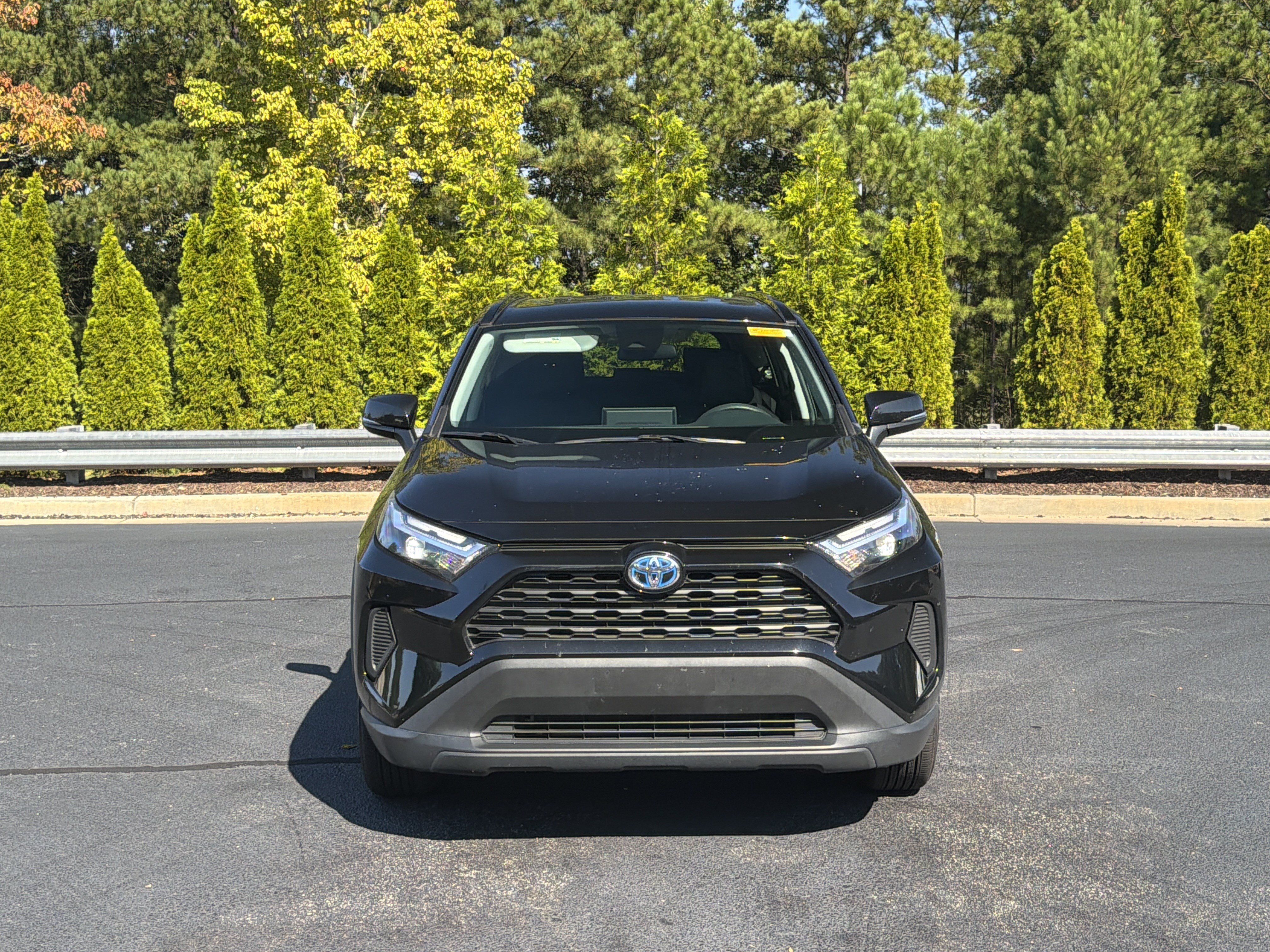 Used 2024 Toyota RAV4 LE AWD/4WD image 9