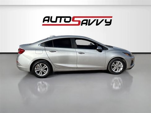 Used 2019 Chevrolet Cruze LT w/ LT Fleet Convenience Package image 8