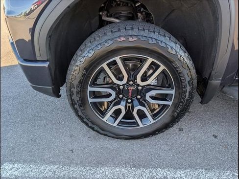 Used 2025 GMC Sierra 1500 AT4 w/ AT4 Premium Package image 4
