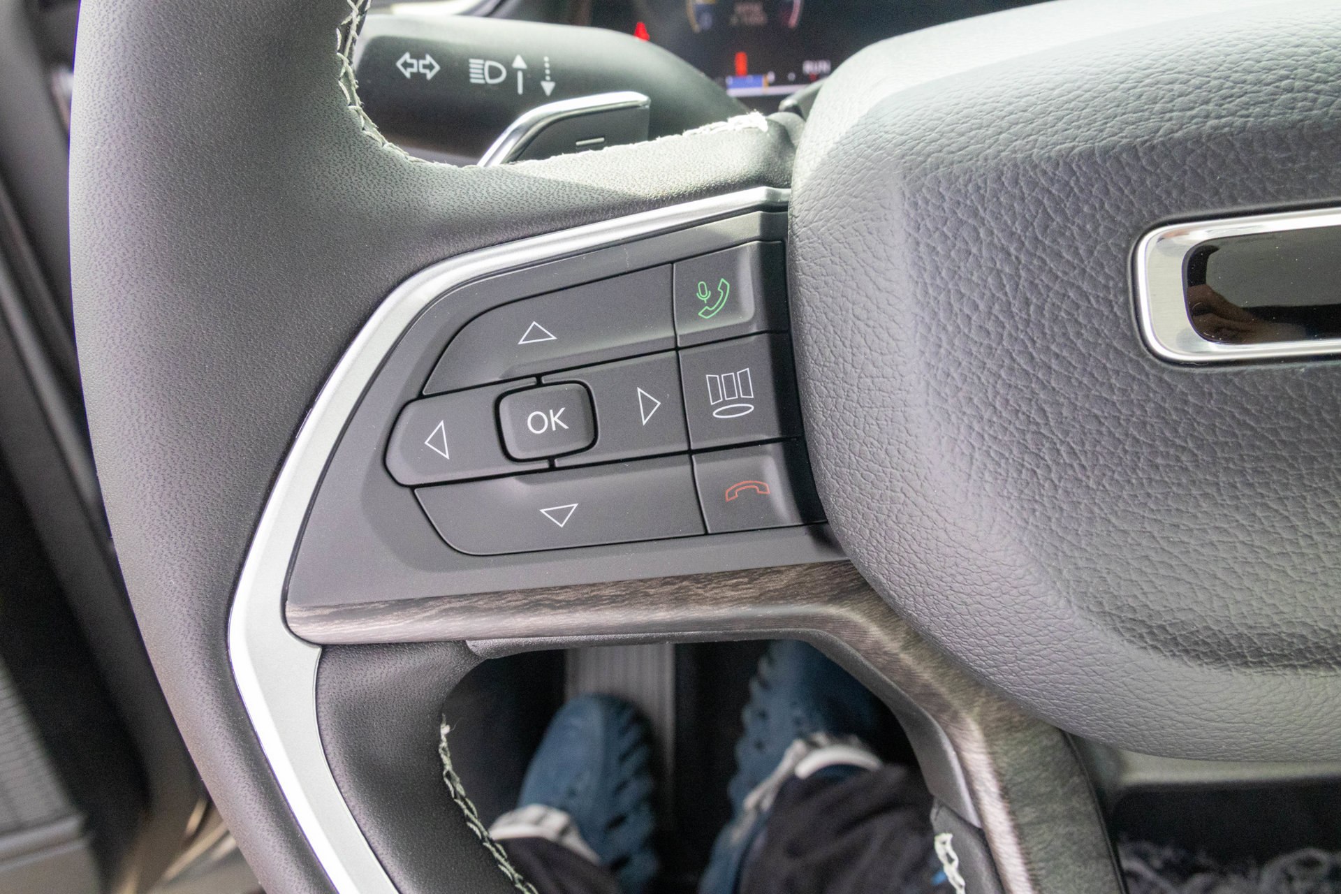 New 2027 Jeep Grand Cherokee Altitude AWD/4WD image 29