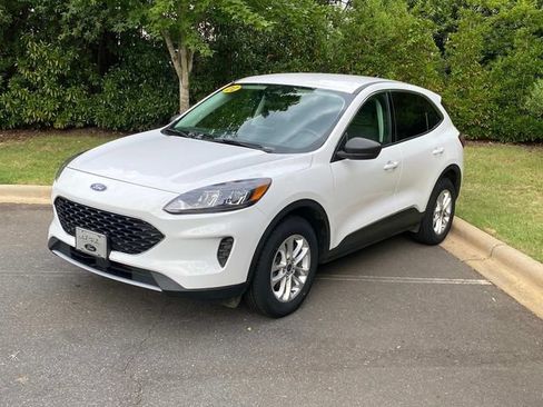 Used 2022 Ford Escape SE AWD/4WD image 3
