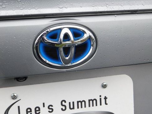 Used 2024 Toyota RAV4 XLE image 5