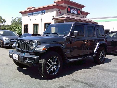 Used 2024 Jeep Wrangler Unlimited AWD/4WD image 2