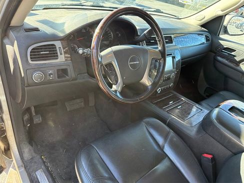 Used 2014 GMC Yukon XL Denali image 7