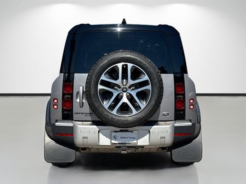 Used 2020 Land Rover Defender 110 HSE image 4