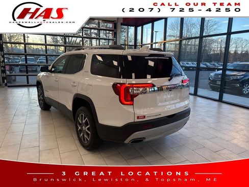 Used 2021 GMC Acadia SLE w/ Driver Convenience Package image 3