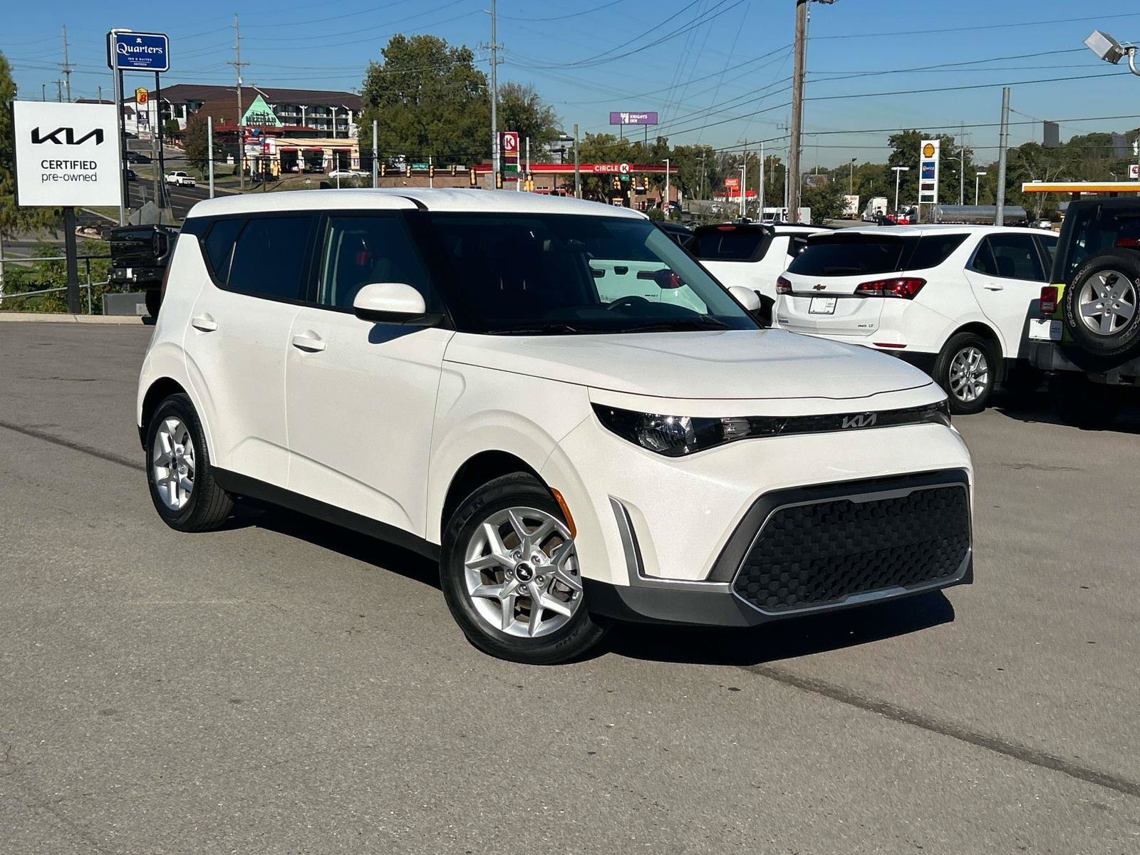 Used 2025 Kia Soul LX w/ LX Technology Package FWD image 1