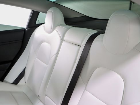 Used 2023 Tesla Model 3 Performance image 22