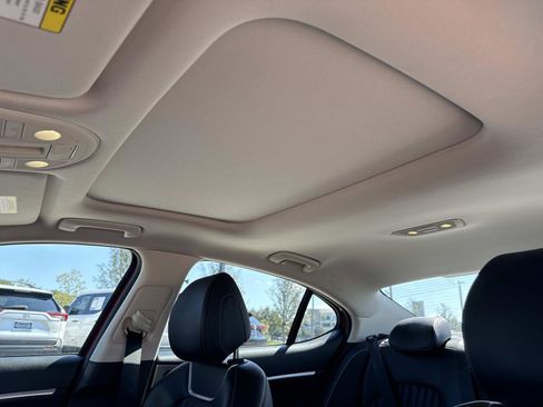 Used 2022 Genesis G70 2.0T w/ Prestige Package image 20