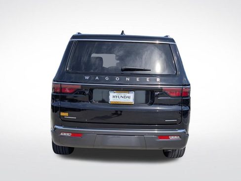 Used 2022 Jeep Wagoneer Series III w/ Convenience Group I AWD/4WD image 9