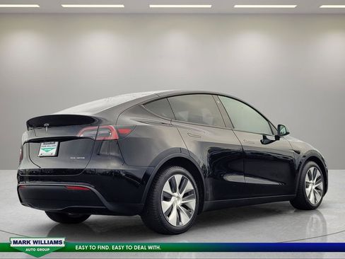 Used 2021 Tesla Model Y Long Range AWD/4WD image 4