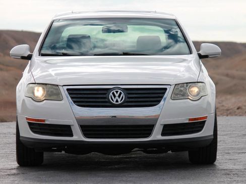 Used 2006 Volkswagen Passat 2.0T image 3