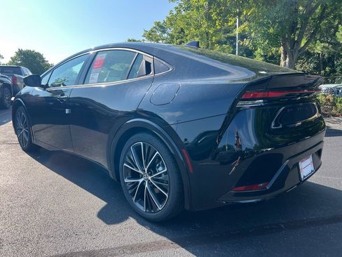 New 2025 Toyota Prius Limited w/ Limited Premium Package FWD image 5