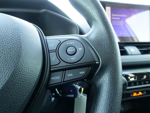 Used 2023 Toyota RAV4 LE image 22