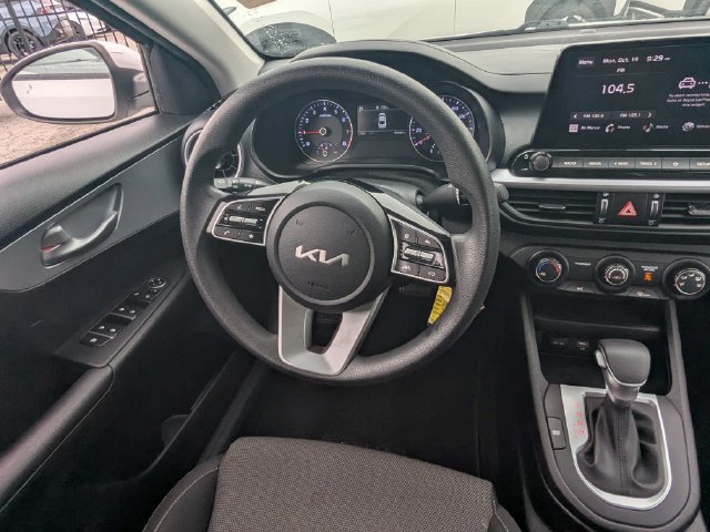 Certified 2023 Kia Forte LXS w/ LXS Technology Package FWD image 16