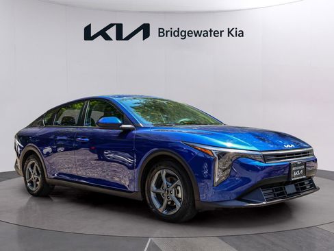 Certified 2025 Kia K4 FWD image 1